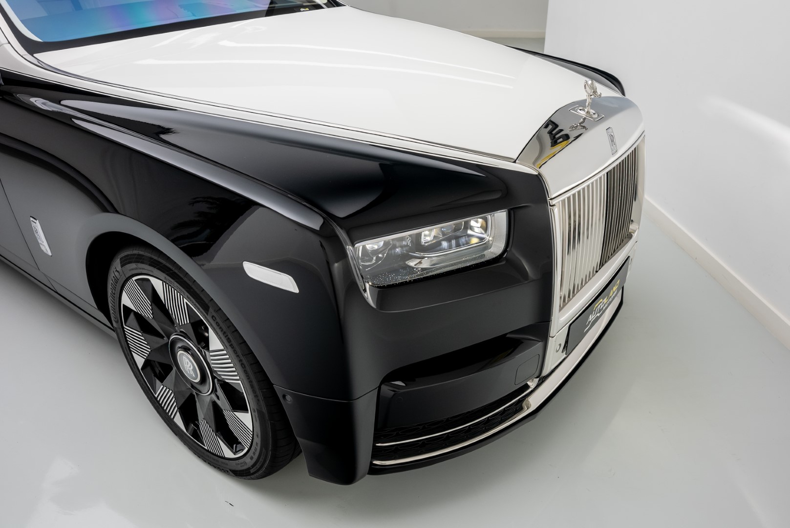 2024 ROLLS ROYCE PHANTOM | TWO TONE | IMMERSIVE SEATING | SHOOTING STAR HEADLINER | REAR THEATRE CONFIGURATION |